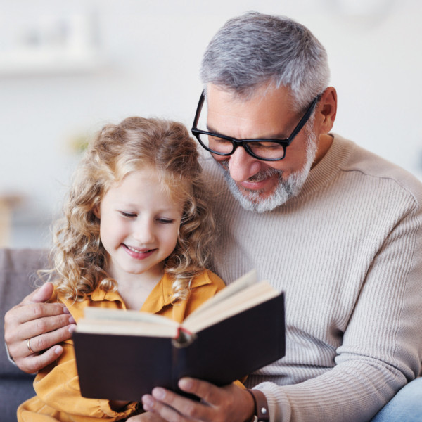 Father_Daughter_Reading_Book